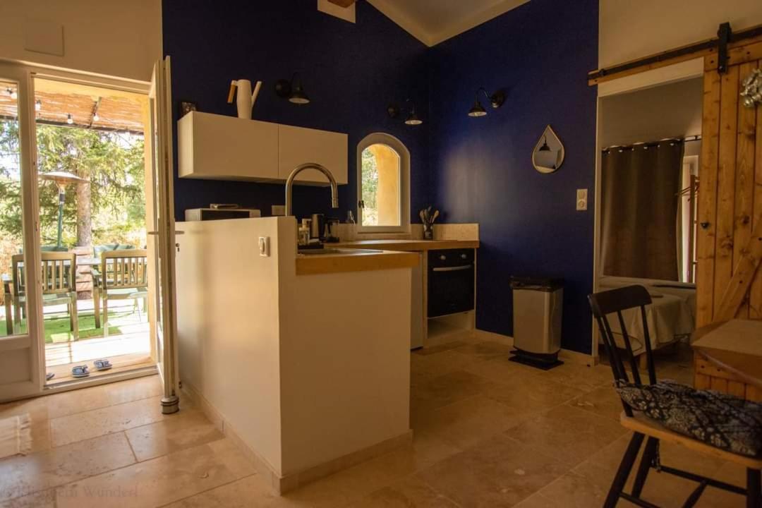 L'Auguste Maison D'Hotes Valensole Εξωτερικό φωτογραφία